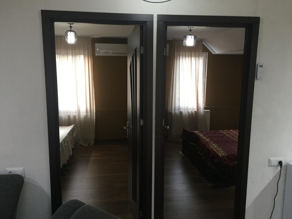 House In Avlabari Апартаменти Тбілісі